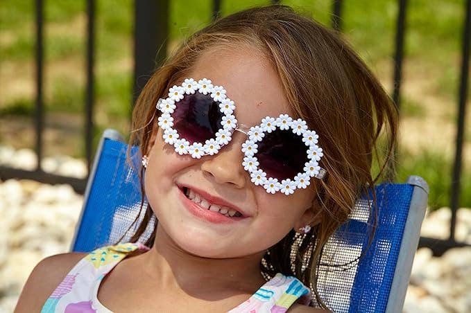 Kids Sunglasses - Round Daisy Flower - White