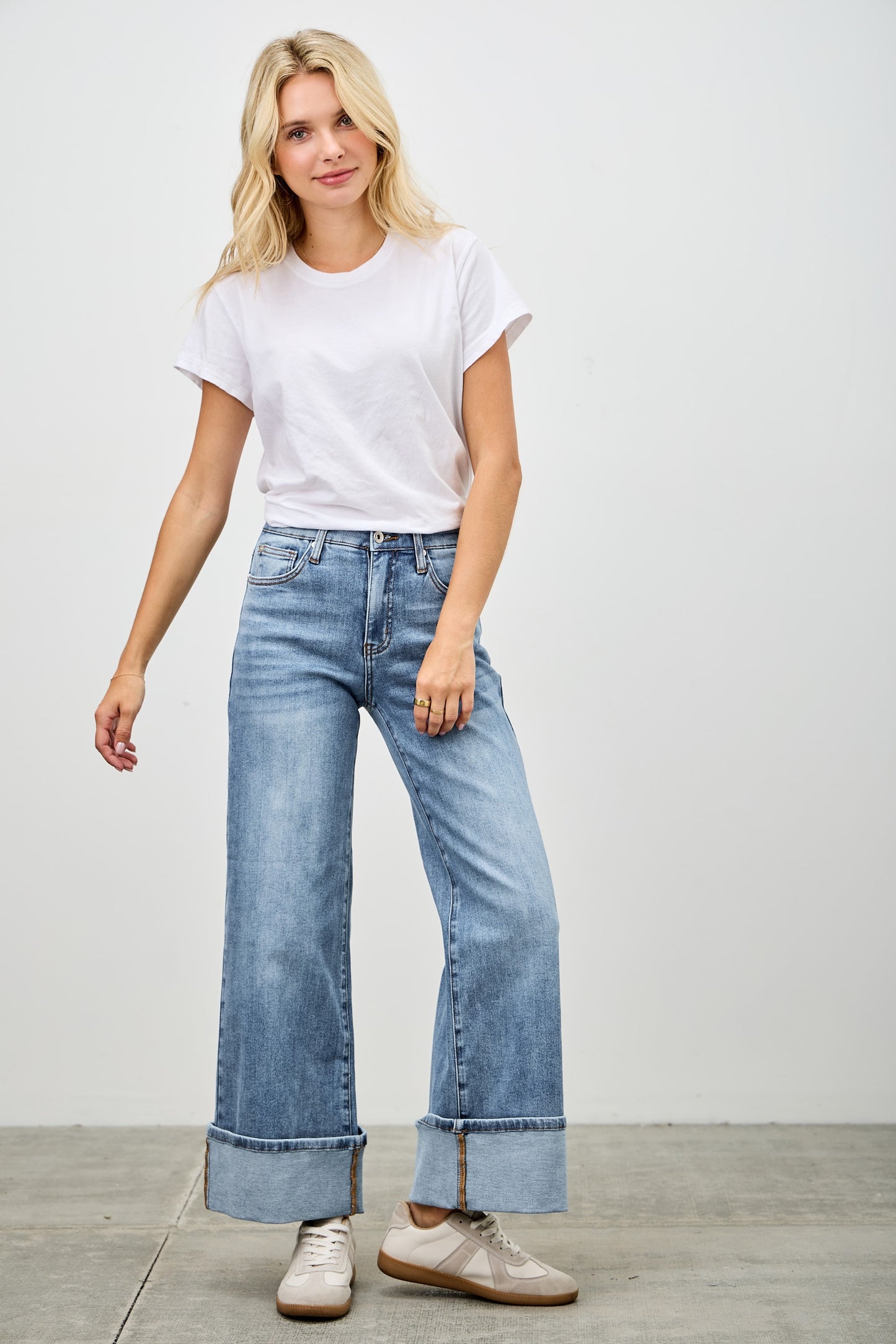 Mid Rise Cuffed Jeans with Stretch