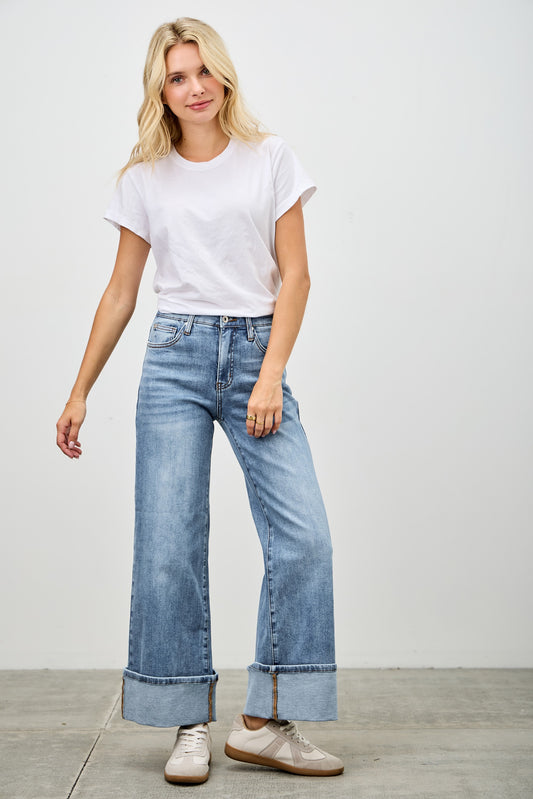 Mid Rise Cuffed Jeans with Stretch