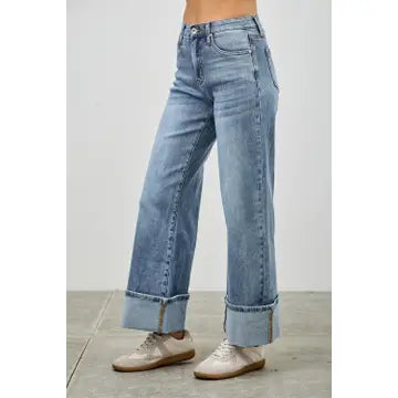 Mid Rise Cuffed Jeans with Stretch