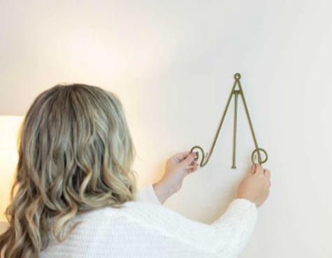 Large Swirl Plate Stand