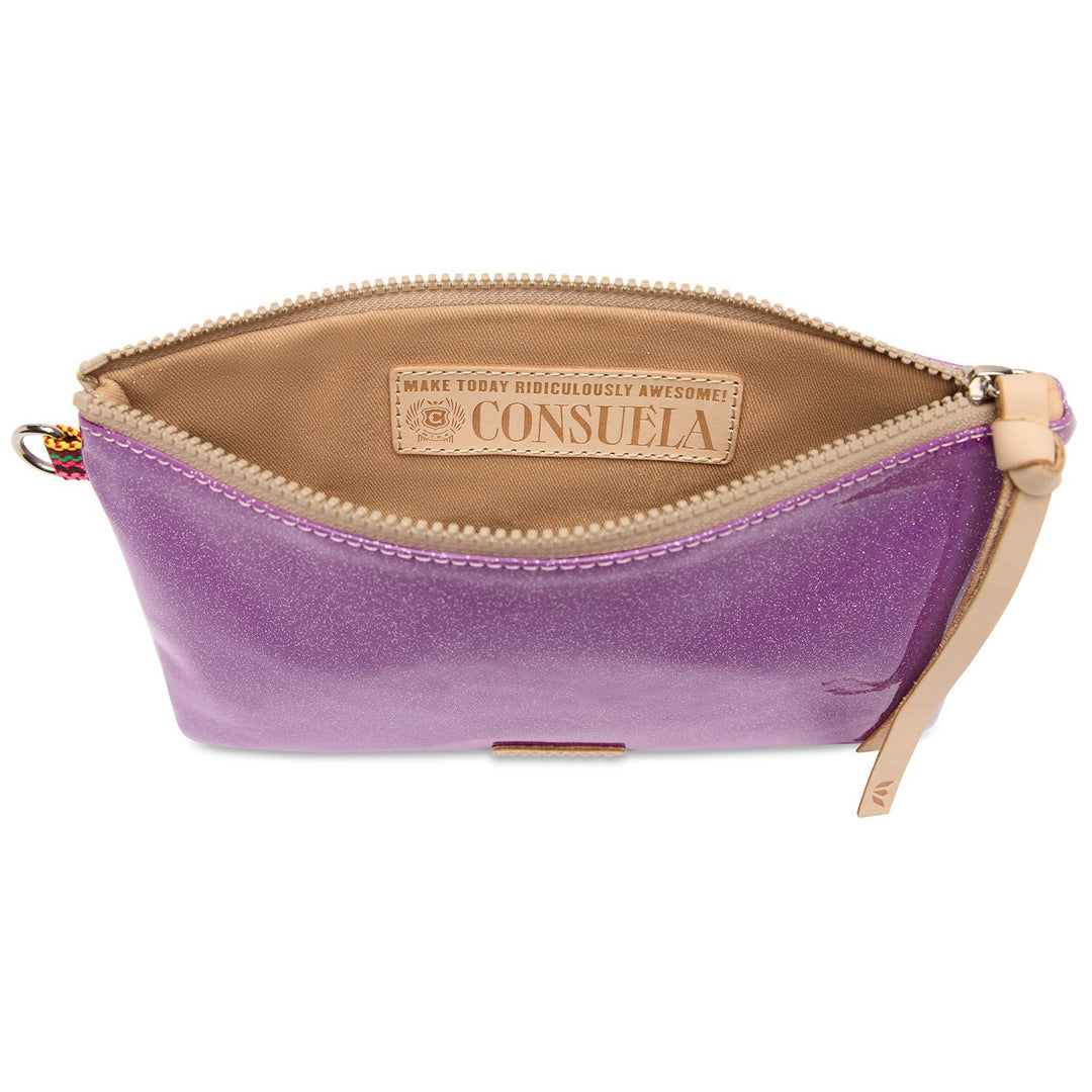 Mighty Pouch, Twy